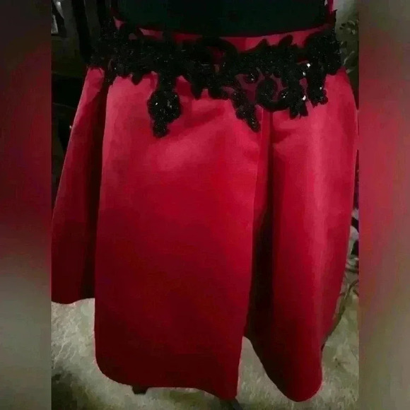 HAVANA COUTURE RED SATIN BLACK LACE FULL CIRCLE PARTY HOLIDAY SKIRT SIZE S-M - Picture 7 of 8